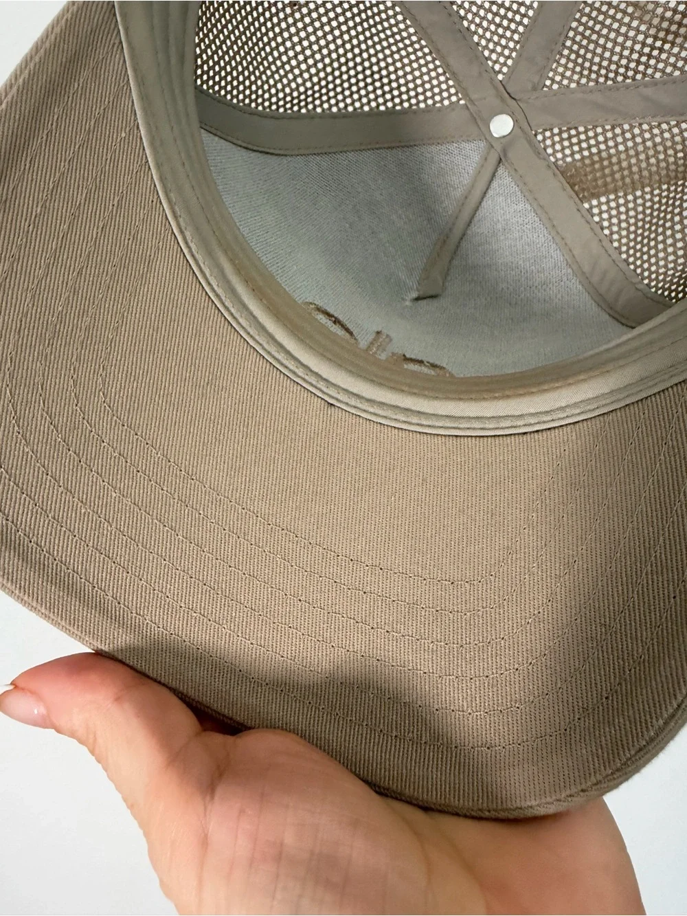 ALO Yoga Kids Trucker Hat - Taupe Brown